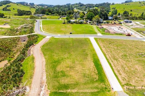 Photo of property in 10 Arahanga Road, Paparoa, 0571