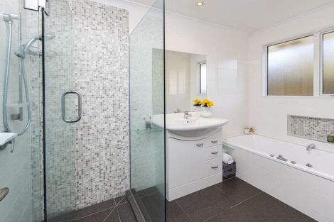 Photo of property in 12 Westpark Drive, Burnside, Christchurch, 8053