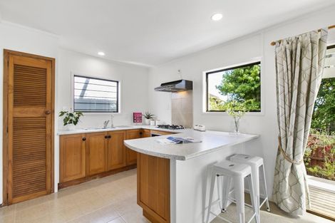 Photo of property in 1/37 View Road, Henderson, Auckland, 0612
