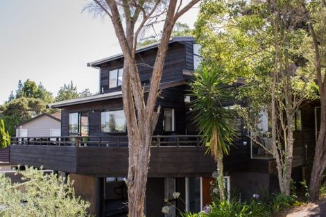 Photo of property in 1/55 James Evans Drive, Northcote, Auckland, 0627