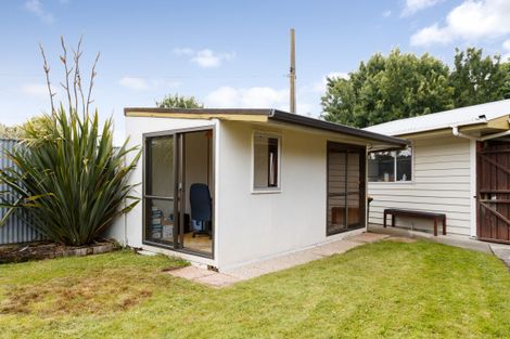 Photo of property in 53 Abraham Crescent, Milson, Palmerston North, 4414