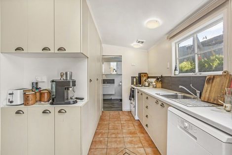 Photo of property in 77 Wallis Street, Raglan, 3225