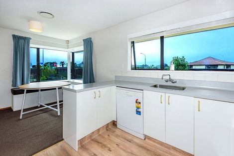 Photo of property in 85 Pacific Road, North New Brighton, Christchurch, 8083