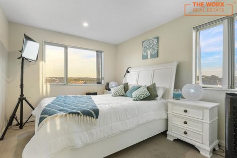 Photo of property in 11 Regis Park Drive, Pukekohe, 2120