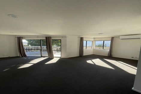 Photo of property in 5 Goldfinch Rise, Unsworth Heights, Auckland, 0632