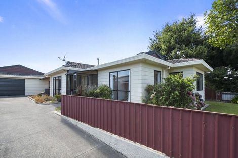 Photo of property in 12 Cargill Grove, Kelvin Grove, Palmerston North, 4414