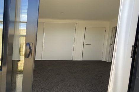 Photo of property in 2 Yulia Road, Flat Bush, Auckland, 2016