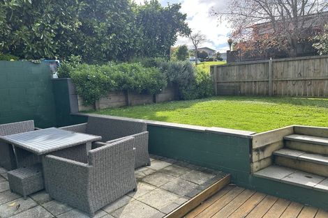 Photo of property in 1/135 Exmouth Road, Northcote, Auckland, 0627