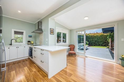 Photo of property in 8 Craigbank Avenue, New Lynn, Auckland, 0600