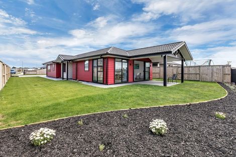 Photo of property in 24 Powhaitere Road, One Tree Point, 0118