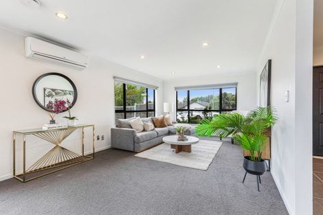 Photo of property in 8 Bonny Crescent, Massey, Auckland, 0614