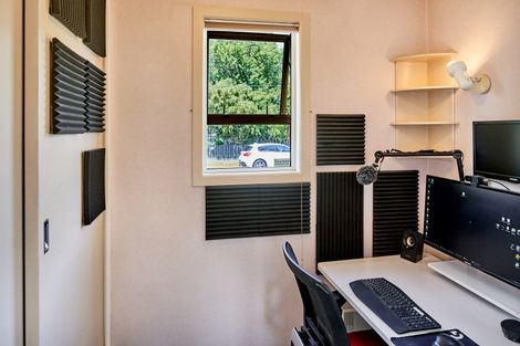 Photo of property in 33 Haig Street, Waterloo, Lower Hutt, 5011