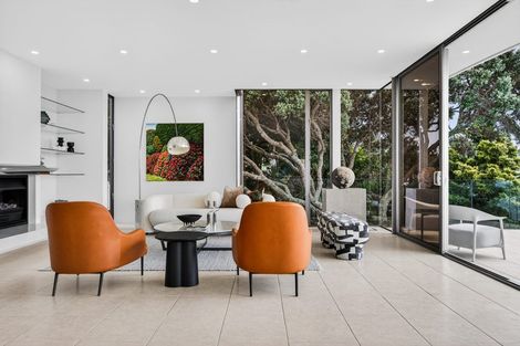 Photo of property in 19 Bournemouth Terrace, Murrays Bay, Auckland, 0630