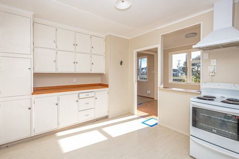 Photo of property in Clifton School, 71 Taumaihi Street, Bulls, 4818
