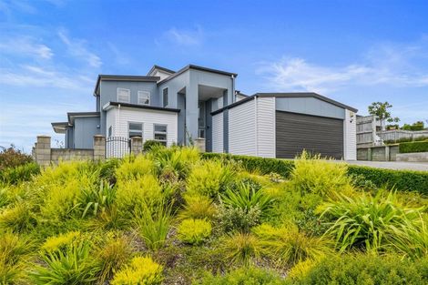 Photo of property in 1 Hollyford Place, Aotea, Porirua, 5024