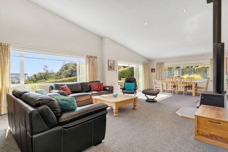 Photo of property in 7 View Road, Titahi Bay, Porirua, 5022