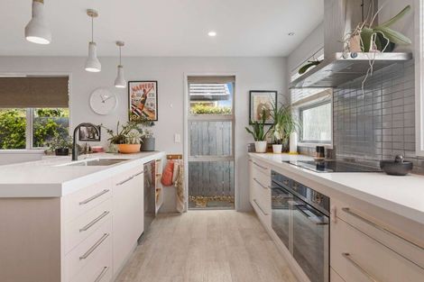 Photo of property in 42 Hiria Crescent, Papamoa Beach, Papamoa, 3118