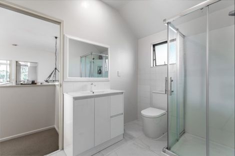 Photo of property in 19 Horotutu Road, Greenlane, Auckland, 1061