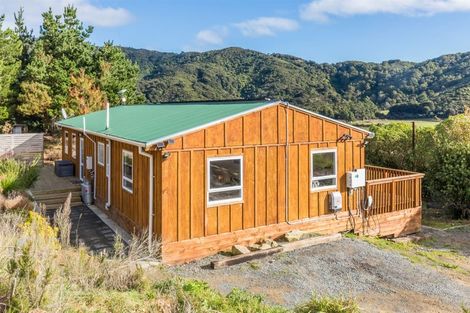 Photo of property in 675 Coast Road, Wainuiomata Coast, Wainuiomata, 5373