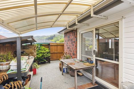Photo of property in 21 Woodland Mews, Wainuiomata, Lower Hutt, 5014