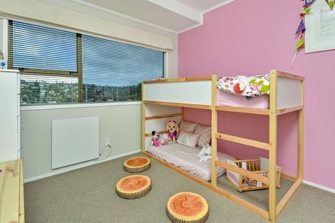 Photo of property in 33 Montclair Rise, Browns Bay, Auckland, 0630