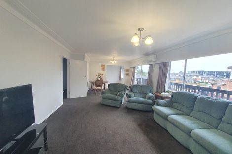 Photo of property in 2/3 Opaheke Road, Papakura, 2110