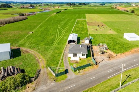 Photo of property in 278 Matangara Road, Hawera, 4672