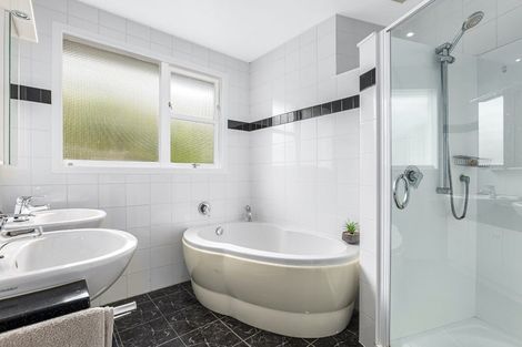 Photo of property in 7 Motukaraka Point, Pauatahanui, Porirua, 5381