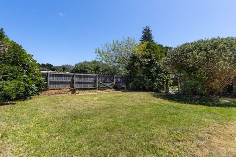 Photo of property in 20 Rauparaha Street, Waikanae Beach, Waikanae, 5036