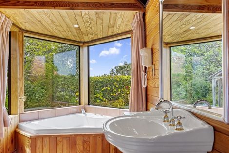 Photo of property in 892 Acacia Bay Road, Acacia Bay, Taupo, 3330