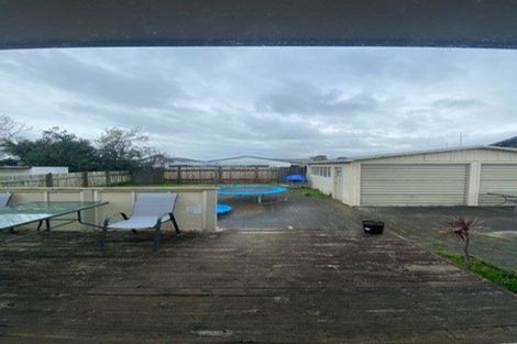 Photo of property in 11 Colonial Place, Kelvin Grove, Palmerston North, 4414