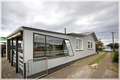 Photo of property in 27 Punga Street, Tangimoana, 4822