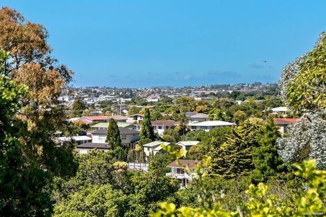 Photo of property in 18 Kerria Place, Sunnynook, Auckland, 0620