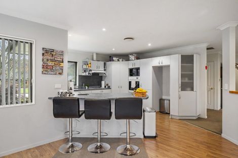 Photo of property in 21 Heaphy Place, Pukehangi, Rotorua, 3015