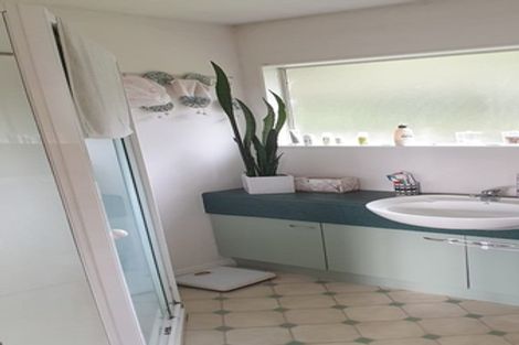 Photo of property in 19 Highbury Bypass, Birkenhead, Auckland, 0626