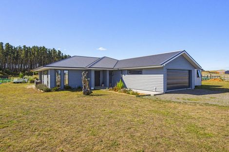 Photo of property in 21 Mowhia Grove, Waitarere, Levin, 5510
