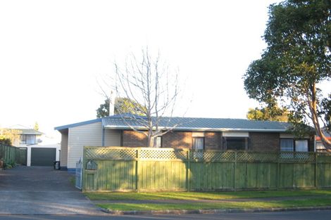 Photo of property in 16 Hadley Wood Drive, Wattle Downs, Auckland, 2103