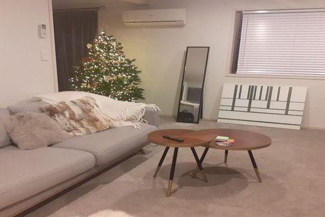 Photo of property in 36 Deverell Place, Northcross, Auckland, 0632