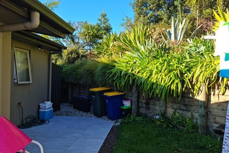 Photo of property in 20 Condor Place, Unsworth Heights, Auckland, 0632