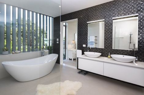 Photo of property in 22 Sanctuary Point, Sunnyhills, Auckland, 2010