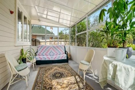 Photo of property in 14 Ward Crescent, Te Atatu Peninsula, Auckland, 0610