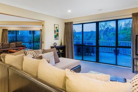 Photo of property in 22 Lanyon Place, Whitby, Porirua, 5024