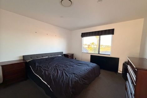 Photo of property in 28 Ballymore Drive, Pinehill, Auckland, 0632
