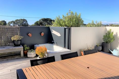 Photo of property in 7 Burns Street, Westown, New Plymouth, 4310