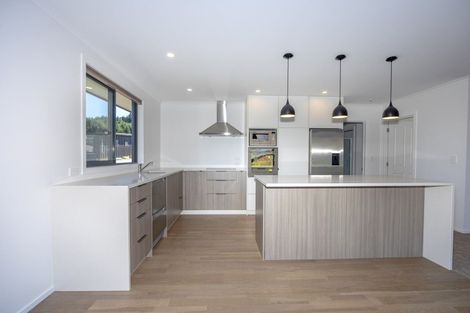 Photo of property in 16 Makomako Road, Wanaka, 9305