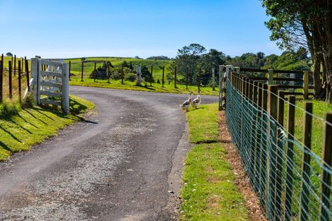 Photo of property in 568 South Road, Omata, New Plymouth, 4374