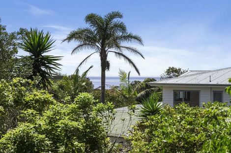 Photo of property in 5 Higham Ferrers Place, Red Beach, 0932