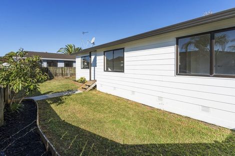 Photo of property in 1/26 Karepo Crescent, Ranui, Auckland, 0612
