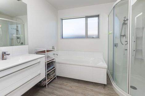 Photo of property in 3 Glenbarr Lane, Broomfield, Christchurch, 8042