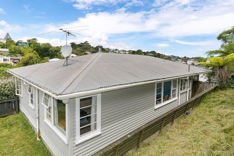 Photo of property in 165 Newlands Road, Newlands, Wellington, 6037